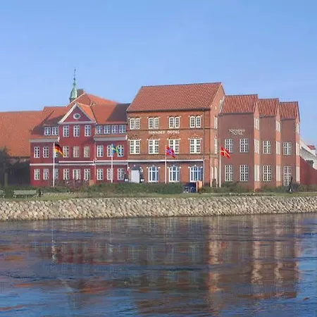 Tornoes 3* Кертеминне